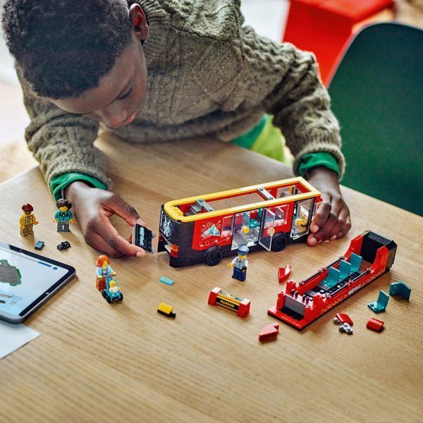 Lego rød dobbeltdekker-turistbuss - Bilde 3
