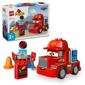 Lego mack ved racingbanen