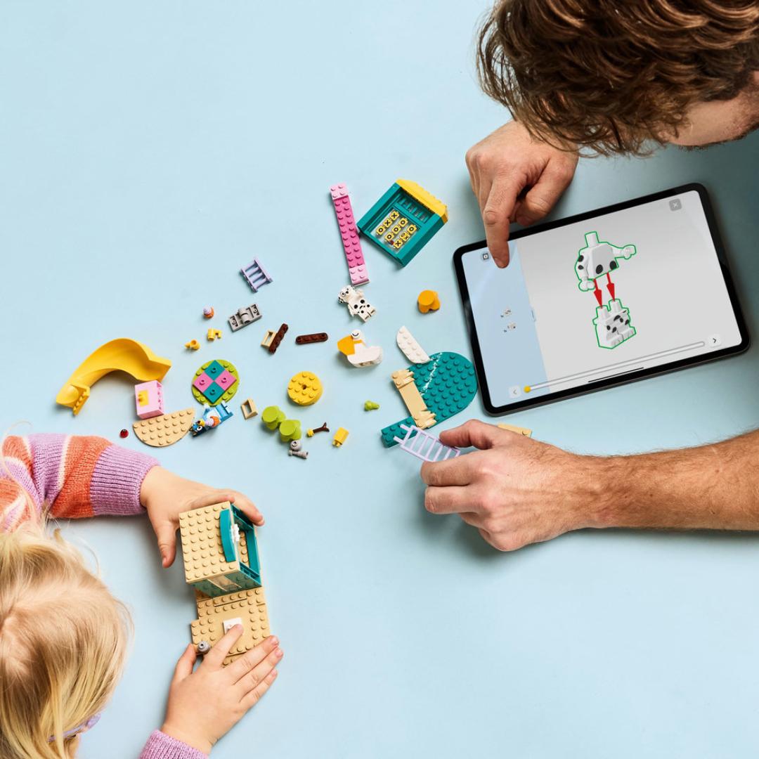 Lego moro på lekeplassen med bluey og ch - Bilde 2