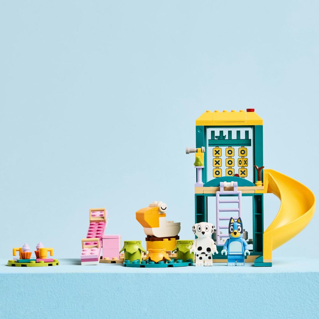 Lego moro på lekeplassen med bluey og ch - Bilde 4