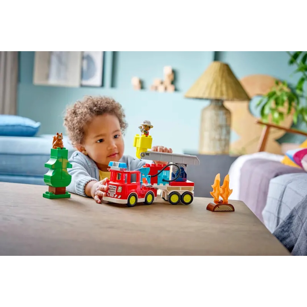 Lego brannbil med slange og brannmann - Bilde 3